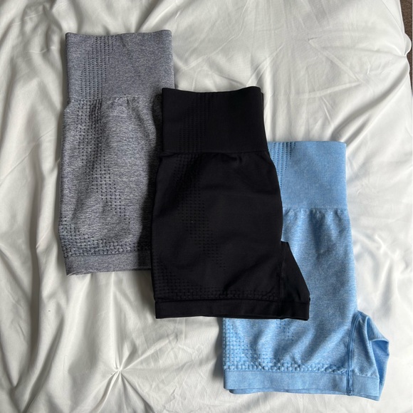Pants - NEW 3-Pack Seamless Athletic Shorts